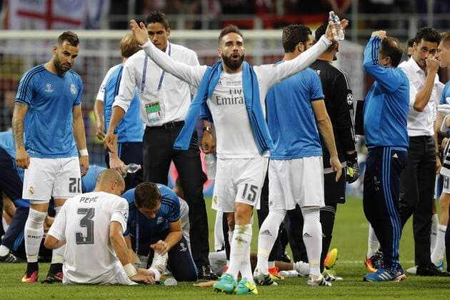 Real Madrid s players rest before the overtime during the UEFA Champions League final match at San Siro stadium in Milan, Italy, 28 May 2016. REAL MADRID VS ATLETICO DE MADRID !ACHTUNG: NUR REDAKTIONELLE NUTZUNG!  MIL138 20160528-636000733637272518
