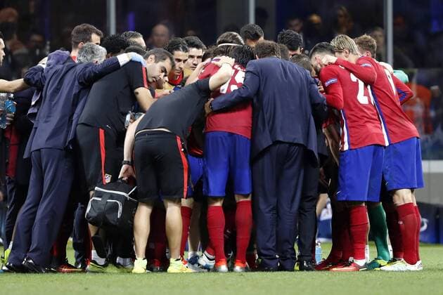 Atletico de Madrid s players at the end of the 90 minutes during the UEFA Champions League final match at San Siro stadium in Milan, Italy, 28 May 2016. REAL MADRID VS ATLETICO DE MADRID !ACHTUNG: NUR REDAKTIONELLE NUTZUNG!  MIL143 20160528-636000742238600321