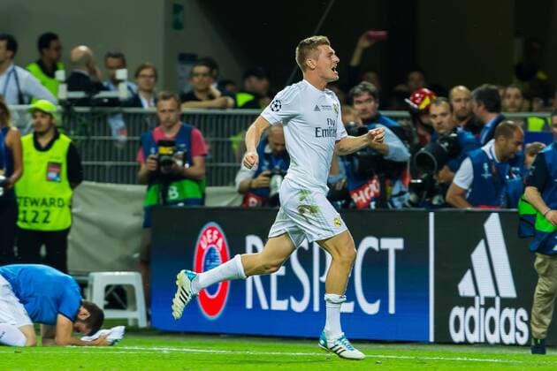 Fußball, Real Madrid gewinnt Champions League Finale in Mailand Samstag 28.04.2016, Champions League - Finale in Mailand, Saison 2015 2016, Atletico Madrid - Real Madrid, schlussjubel Madrid mit Toni Kroos (Real Madrid 8) DeFodi507
