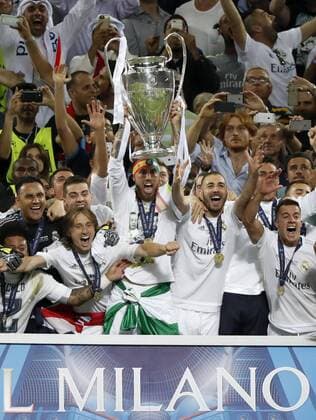 Fußball, Real Madrid gewinnt Champions League Finale in Mailand Real Madrid s players celebrate the victory before Atletico de Madrid after the UEFA Champions League final match at San Siro stadium in Milan, Italy, 28 May 2016. REAL MADRID VS ATLETICO DE MADRID !ACHTUNG: NUR REDAKTIONELLE NUTZUNG!  MIL175 20160529-636000773291338473