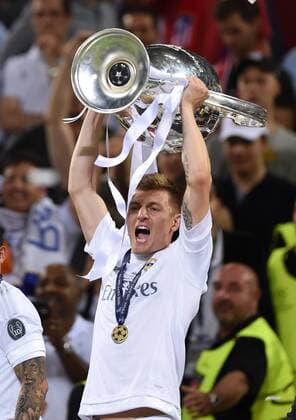 FUSSBALL CHAMPIONS LEAGUE FINALE SAISON 2015 2016 Real Madrid - Atletico Madrid 28.05.2016 Toni Kroos (Real Madrid) jubelt mit dem Pokal 