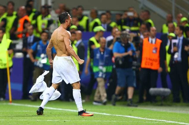Fußball, Real Madrid gewinnt Champions League Finale in Mailand SOCCER - CL final, Madrid vs Atletico MILANO,ITALY,28.MAY.16 - SOCCER - UEFA Champions League, final, Real Madrid CF vs Atletico Madrid. Image shows the rejoicing of Christiano Ronaldo (Madrid). GEPAxpictures xCh.xKelemen