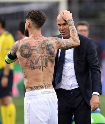FUSSBALL CHAMPIONS LEAGUE FINALE SAISON 2015 2016 Real Madrid - Atletico Madrid 28.05.2016 Sergio Ramos (li) und Trainer Zinedine Zidane (re, beide Real Madrid) jubeln nach dem Spiel 