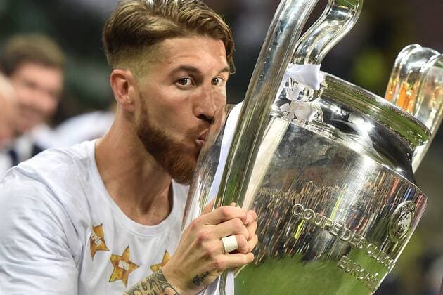 Fußball, Real Madrid gewinnt Champions League Finale in Mailand Sergio Ramos Real. Celebration with the cup. Milano 28-05-2016 Stadio San Siro Real Madrid - Atletico Football Champions League Final . andreaxstaccioli