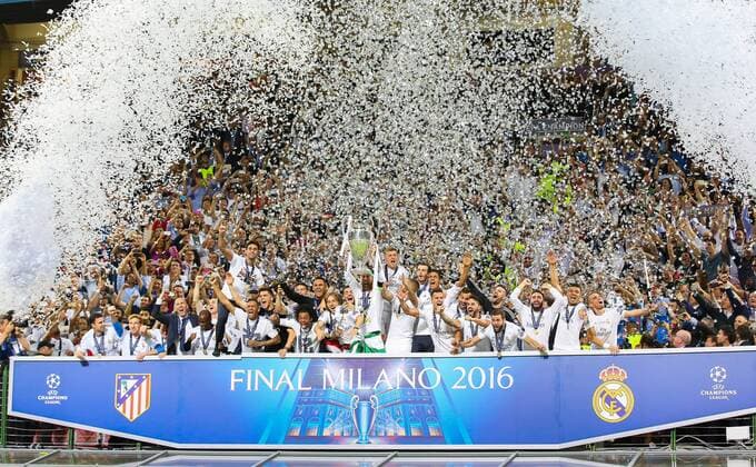 Fußball, Real Madrid gewinnt Champions League Finale in Mailand SOCCER - CL final, Madrid vs Atletico MILANO,ITALY,28.MAY.16 - SOCCER - UEFA Champions League, final, Real Madrid CF vs Atletico Madrid. Image shows the rejoicing of Madrid. GEPAxpictures xCh.xKelemen