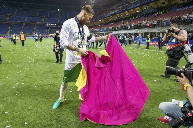 Themen der Woche - Sport Bilder des Tages - SPORT Sergio Ramos of Real Madrid as a toreador during the UEFA Champions League final match between Real Madrid and Atletico Madrid on May 28, 2016 at the Giuseppe Meazza San Siro stadium in Milan, Italy. Real Madrid v Atletico Madrid UEFA Champions League final 2015 2016 xVIxxIVx 5568015