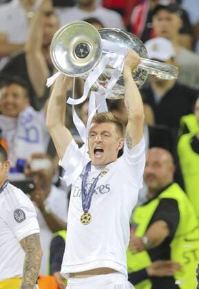 Toni KROOS, Real Madrid 8 Champions League Trophy ceremony, celebration REAL MADRID - ATLETICO MADRID 5-4 a.P. Fussball UEFA Champions League, Final, Milano, Italy, May 28th, 2016 CL Saison 2015 2016
