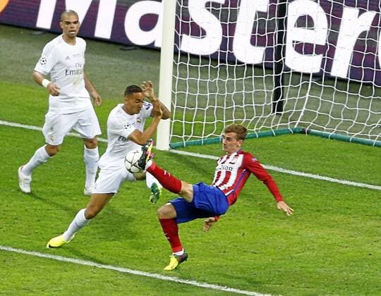 Champions League final between Real Madrid and Atletico at San Siro. In this picture, Danilo and Griezmann. xFOTOxCHEMAxREYx 
