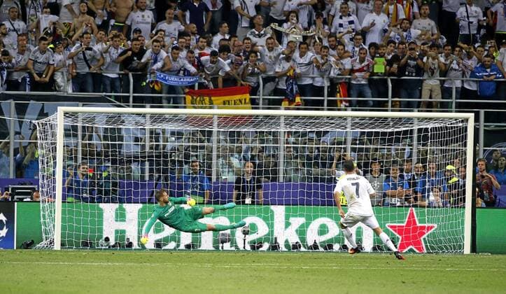 Champions League final between Real Madrid and Atletico. In this picture, liver, Cristiano Ronaldo scores the penalti of the victory. xRAFAxCASALx 