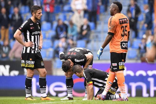 Charleroi s players pictured during the Jupiler Pro League match between RC Genk and Charleroi, in Genk, on Sunday 29 May 2016, return leg match for European barrage in the Belgian soccer championship. YORICKxJANSENS  x04861128x