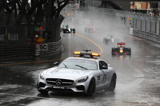 Monaco Grand Prix, Monte Carlo 25 - 29 May 2016 29.05.2016 - Race, Daniel Ricciardo (AUS) Red Bull Racing RB12 leads behind the FIA Safety Car. 