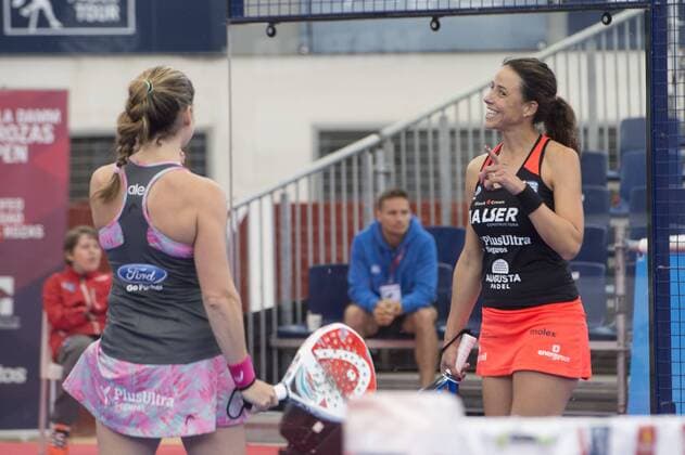Players Alejandra Salazar (L) and Marta Marrero face Maria Pilar Sanchez Alayeto (unseen) and Maria Jose Sanchez Alayeto (unseen) during the World Padel Tour Madrid Open s women final match in Las Rozas, outside Madrid, Spain, 29 May 2016. The team of Salazar - Marrero won the match. World Padel Tour Madrid Open !ACHTUNG: NUR REDAKTIONELLE NUTZUNG!  20160529-636001369335962277