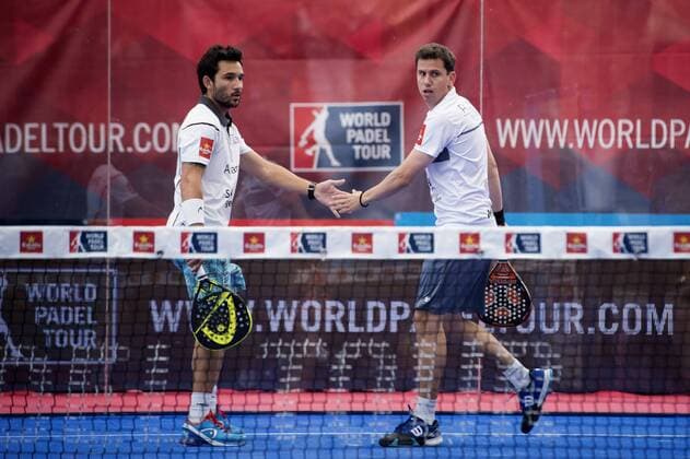 Argentinian Daniel Gutierrez (L) and his Spanish teammate Francisco Navarro (R) faceArgentinian Fernando Belasteguin (unseen) Brazilian teammate Pablo Lima (unseen) in the World Padel Tour Madrid Open s men final match in Las Rozas, outside Madrid, Spain, 29 May 2016. The team Lima-Belasteguin won the match by 6-1 and 6-2. World Padel Tour Madrid Open !ACHTUNG: NUR REDAKTIONELLE NUTZUNG!  20160529-636001386737739724