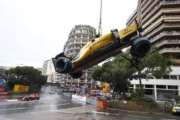 Formel 1, GP von Monaco, Unfall Jolyon Palmer Motorsports: FIA Formula One World Championship WM Weltmeisterschaft 2016, Grand Prix of Monaco, car of 30 Jolyon Palmer (GBR, Renault Formula 1 Team) after crash xHOCHxZWEIx