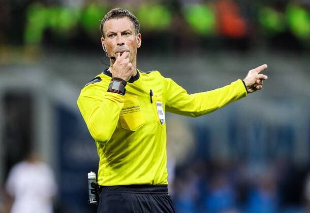 28.05.2016, Stadio Giuseppe Meazza, Mailand, ITA, UEFA CL, Real Madrid vs Atletico Madrid, Finale, im Bild Referee Mark Clattenburg (ENG) during the Final Match of the UEFA Championsleague between Real Madrid and Atletico Madrid at the Stadio Giuseppe Meazza in Mailand, Italy on 2016 05 28. Mailand  EP_slo  