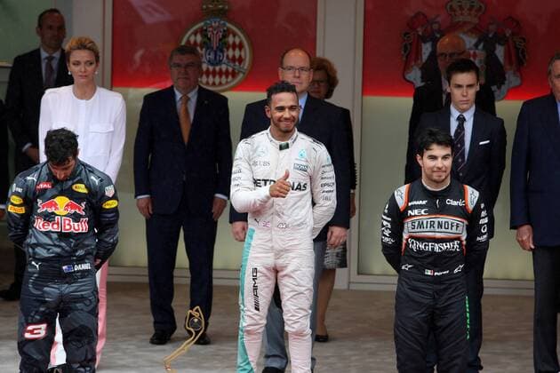 Formel 1, Lewis Hamilton gewinnt GP von Monaco Monaco Grand Prix, Monte Carlo 25 - 29 May 2016 29.05.2016 - Race, Lewis Hamilton (GBR) Mercedes AMG F1 W07 Hybrid race winner, 2nd position Daniel Ricciardo (AUS) Red Bull Racing RB12 and 3rd position sSergio Perez (MEX) Sahara Force India F1 VJM09 