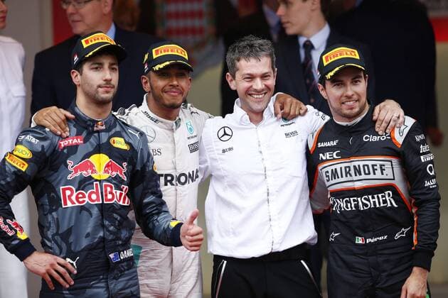 Formel 1, Lewis Hamilton gewinnt GP von Monaco Motorsports: FIA Formula One World Championship WM Weltmeisterschaft 2016, Grand Prix of Monaco, 3 Daniel Ricciardo (AUS, Red Bull Racing), 44 Lewis Hamilton (GBR, Mercedes AMG Petronas Formula One Team), 11 Sergio Perez (MEX, Sahara Force India F1 Team), xHOCHxZWEIx