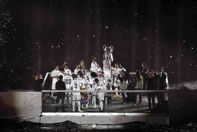 General view of the celebrations at the Bernabeu Stadium in Madrid, 29 May 2016. Real Madrid won Atletico de Madrid the UEFA Champions League Final held at Milan s San Siro Stadium on 28 May 2016. Real Madrid celebrates the UEFA Champions League !ACHTUNG: NUR REDAKTIONELLE NUTZUNG!  GRA413 20160530-636001634386688576