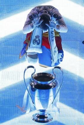 The Real Madrid celebrates, together his fans, in the Bernabeu stadium the conquering of the cup 11th of Champions League of his history, after win to Atletico de Madrid in the final of Milan, Italy. Madrid on May 29, 2016. Sergio Ramos  xJosexLuisxCuestax xx