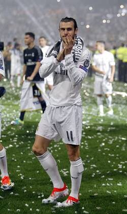 The Real Madrid celebrates, together his fans, in the Bernabeu stadium the conquering of the cup 11th of Champions League of his history, after win to Atletico de Madrid in the final of Milan, Italy. Madrid on May 29, 2016. Gareth Bale  xJosexLuisxCuestax xx