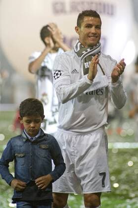 Cristiano Ronaldo mit Sohn bei der Real Madrid UEFA Champions League Siegesfeier im Estadio Santiago Bernabeu. Madrid, 29.05.2016  Foto:xDyDxFotografosx xFuturexImage