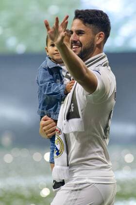 Isco mit Sohn bei der Real Madrid UEFA Champions League Siegesfeier im Estadio Santiago Bernabeu. Madrid, 29.05.2016  Foto:xDyDxFotografosx xFuturexImage
