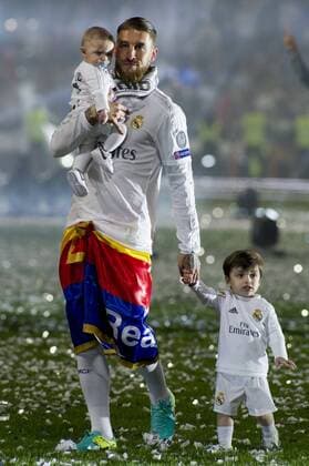 Sergio Ramos mit seinen Kindern bei der Real Madrid UEFA Champions League Siegesfeier im Estadio Santiago Bernabeu. Madrid, 29.05.2016  Foto:xDyDxFotografosx xFuturexImage