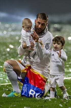 Sergio Ramos mit seinen Kindern bei der Real Madrid UEFA Champions League Siegesfeier im Estadio Santiago Bernabeu. Madrid, 29.05.2016  Foto:xDyDxFotografosx xFuturexImage