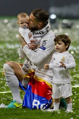 Sergio Ramos mit seinen Kindern bei der Real Madrid UEFA Champions League Siegesfeier im Estadio Santiago Bernabeu. Madrid, 29.05.2016  Foto:xDyDxFotografosx xFuturexImage