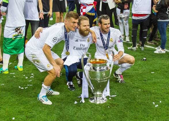 Samstag 28.05.2016, Champions League - Finale in Mailand, Saison 2015 2016, Atletico Madrid - Real Madrid, Toni Kroos (Real Madrid 8) (l) Gareth Bale (Real Madrid 11) (r) DeFodi507