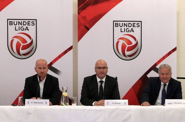 Bilder des Tages - SPORT Fußball, Österreich, PK zum neuen Bundesliga-Format SOCCER - BL, OEFB, press conference PK Pressekonferenz KLAGENFURT,AUSTRIA,31.MAY.16 - SOCCER - tipico Bundesliga and OEFB, Oesterreichischer Fussball-Bund, new league format, press conference. Image shows chairman Christian Ebenbauer (Bundesliga), president Hans Rinner (Bundesliga) and president Leo Windtner (OEFB). GEPAxpictures xChristianxOrt