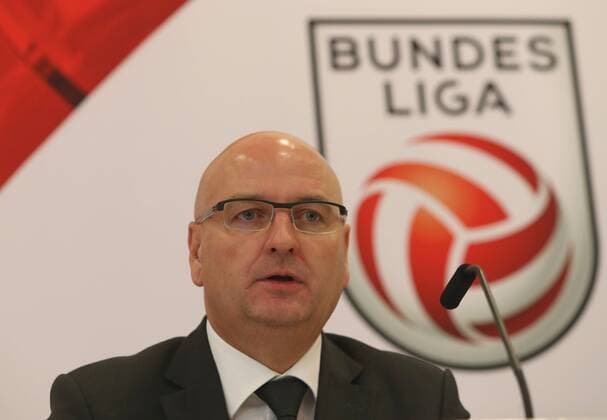 Fußball, Österreich, PK zum neuen Bundesliga-Format SOCCER - BL, OEFB, press conference PK Pressekonferenz KLAGENFURT,AUSTRIA,31.MAY.16 - SOCCER - tipico Bundesliga and OEFB, Oesterreichischer Fussball-Bund, new league format, press conference. Image shows president Hans Rinner (Bundesliga). GEPAxpictures xChristianxOrt
