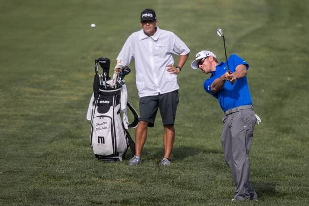 Golf, The Memorial Tournament in Dublin, Ohio June 2, 2016 - Dublin, Ohio, U.S - Hunter Mahan hits his approach shot to the 14th green during the first round of The Memorial Tournament at Muirfield Village Golf Club, Dublin, Ohio. PGA Golf Herren 2016 - The Memorial Tournament - First Round - ZUMAs304