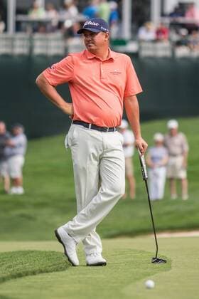 Golf, The Memorial Tournament in Dublin, Ohio June 2, 2016 - Dublin, Ohio, U.S - Jason Dufner relaxes on the 14th green during the first round of The Memorial Tournament at Muirfield Village Golf Club, Dublin, Ohio. PGA Golf Herren 2016 - The Memorial Tournament - First Round - ZUMAs304