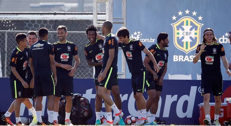 Brazilian soccer national team Nationalteam players participate in a Copa America centenario 2016, team s training session in Los Angeles, USA, 02 June 2016. TRAINING SESSION OF SOCCER NATIONAL TEAM OF BRAZIL !ACHTUNG: NUR REDAKTIONELLE NUTZUNG!  LAX13 20160603-636005268145748073