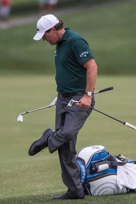 June 2, 2016 - Dublin, Ohio, U.S - Phil Mickelson knocks the sand from his shoes after hitting from a bunker in the first round of The Memorial Tournament at Muirfield Village Golf Club, Dublin, Ohio. PGA Golf Herren 2016 - The Memorial Tournament - First Round - ZUMAs304