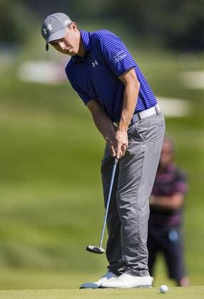 160603 Matthew Fritzpatrick, England med en putt under dag tva av golftävlingen Nordea Masters den 3 Juni 2016 i Stockholm.  Copyright: ANDREASxSANDSTRÖM BB160603BB097