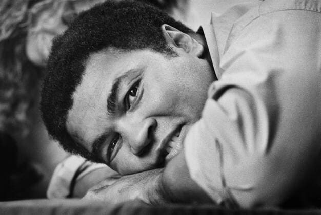 Muhammad Ali London, UK. EXCLUSIVE: Muhammad Ali in London in around 1988. He was in London to shoot a commercial for a powdered milk product but happily posed for a set of informal photographs taken by Christina Jansen. ReCaptioned 4th June 2016 following news of Muhammad Ali s death at the age of 74. SPECIAL PRICING. Images can be used at twice times stock rate library fees including on-line. CREDIT MANDATORY. CHRISTINA JANSEN LANDMARK MEDIA. LMK379-60635-040616 