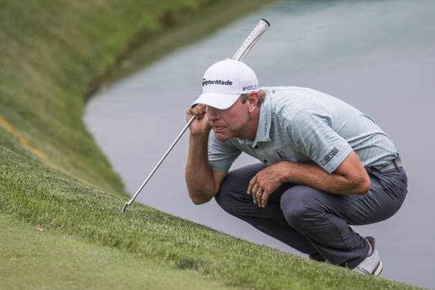 June 4, 2016 - Dublin, Ohio, U.S - Lucas Glover lines up his putt on the 16th hole during the third round of The Memorial Tournament at Muirfield Village Golf Club, Dublin, Ohio. Golf 2016 - The Memorial Tournament - Third Round - ZUMAs304