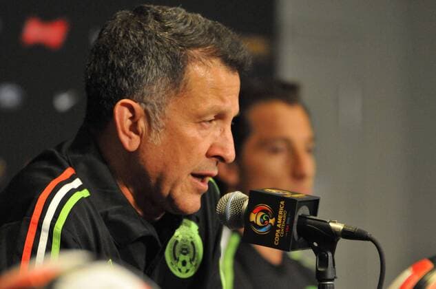 Mexico s National soccer team head coach Juan Carlos Osorio attends a press conference PK Pressekonferenz at the Phoenix University Stadium, in Glendale, Arizona, USA, 04 June 2016. Mexico and Uruguay will play a game for the Copa America 2016 on 05 June 2016. EFE GARY WILLIAMS Mexico s National soccer team press conference !ACHTUNG: NUR REDAKTIONELLE NUTZUNG!  GLE01 20160605-636006878171165092