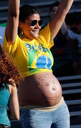 Supporters of Brazil prior of a Copa America match in Pasadena, Los Angeles, California, US, 04 June 2016. Brazil Vs. Ecuador !ACHTUNG: NUR REDAKTIONELLE NUTZUNG!  SAN01 20160605-636006952598243703