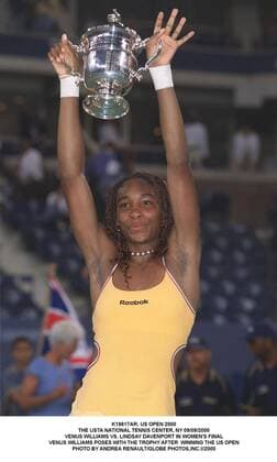 Tennis, US Open Damen Finale 2000, Venus Williams - Lindsay Davenport Jan. 1, 2011 - K19617AR: US OPEN 2000.THE USTA NATIONAL TENNIS CENTER, NY 09 09 2000.VENUS WILLIAMS VS. LINDSAY DAVENPORT IN WOMEN S FINAL.VENUS WILLIAMS POSES WITH THE TROPHY AFTER WINNING THE US OPEN. ANDREA RENAULT 2000 VENUS WILLIAMS WINS US OPEN - ZUMAg49_