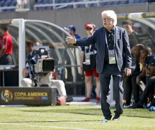 Jamaica coach Winfried Schaefer during a Copa America match at Soldier Field stadium in Chicago, Illinois, US, 05 June 2016. Jamaica Vs. Venezuela !ACHTUNG: NUR REDAKTIONELLE NUTZUNG!  CHI01 20160606-636007747007679938