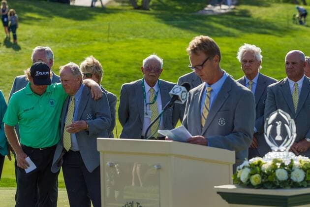 June 05, 2016: William McGirt and Jack Nicklaus talk during the trophy ceremony after the Final Round of the Memorial Tournament presented by Nationwide at Muirfield Village Golf Club in Dublin, OH. (Photo by Michael Griggs Icon Sportswire) GOLF: JUN 05 PGA Golf Herren - the Memorial Tournament presented by Nationwide - Final Round Icon160605014 EDITORIAL USE ONLY
