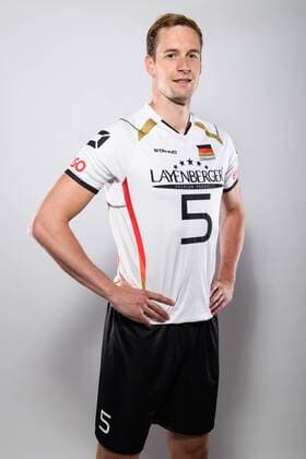 03.06.2015, Sportcentrum Papendal, Papendal Volleyball, Fotoshooting Nationalmannschaft Männer Maenner Sebastian Kühner Kuehner ( 5 GER)