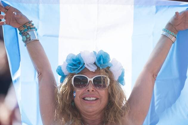 A fan waits for the start of the Copa America Centenario Group D match between Argentina and Chile at the Levi s Stadium in Santa Clara, California, the United States, June 6, 2016. Yang Lei) (SP)U.S.-SANTA CLARA-COPA AMERICA-GROUP D-ARG VS CHL YangxLeixfromxChongqing 