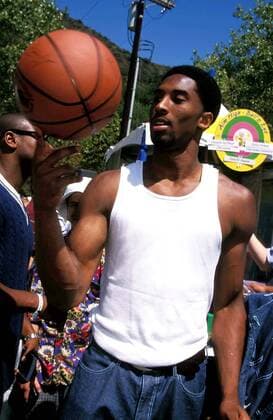 K15856LR. 1999..PEDIATRIC AIDS BENEFIT ,CA..KOBE BRYANT. LISA ROSE KOBEBRYANTRETRO KOBE BRYANT TONE - ZUMAg49
