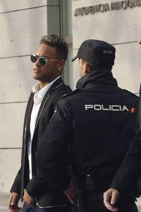 File picture dated 02 February 2016 shows Barcelona s FC player Brazilian Neymar JR (L) arriving to the Audiencia Nacional court in Madrid, Spain, to declare before the judge in relation to the alleged tax fraud in his transfer from Santos to FC Barcelona Barca back in 2013. The General Attorney has demanded, 07 June 2016, to take Neymar and his father to trial. Neymar JR at court !ACHTUNG: NUR REDAKTIONELLE NUTZUNG!  20160607-636009025911425734