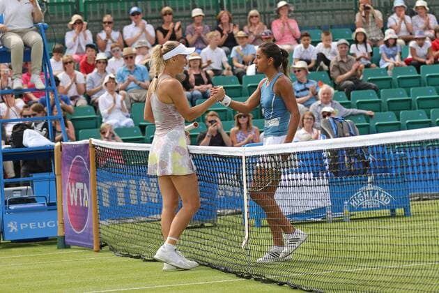07.06.2016. Nottingham Tennis Centre, Nottingham, England. Aegon WTA Tennis Damen Nottingham Open Day 4. Caroline Wozniacki of Denmark shakes hands with Cagla Buyukakcay of Turkey after her two sets to love victory on centre court xDavidxKissmanx  ActionPlus11746286