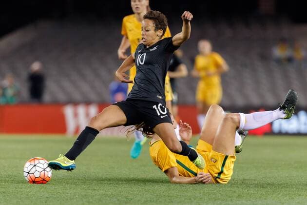 Fußball, Damen, Testspiel, Australien - Neuseeland June 7, 2016: SARAH GREGORIUS (10) of New Zealand controls the ball during an International Friendly Länderspiel match between the Australian Matildas and the New Zealand Football Ferns as part of the teams preparation for the Rio Olympic Games Olympische Spiele Olympia OS at Etihad Stadium, Melbourne. Soccer 2016: Womens Soccer Australia v New Zealand - ZUMAc04_